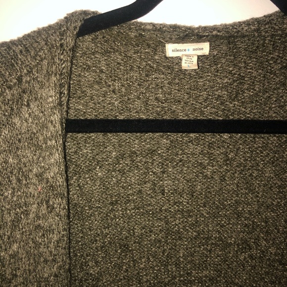 Urban Outfitters Green Sweater - Picture 3 of 4
